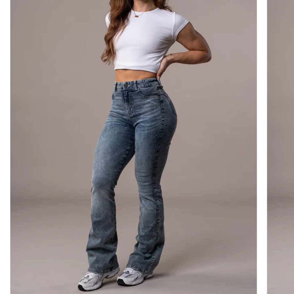 FitJeans Flared – 80s Blue | Size M